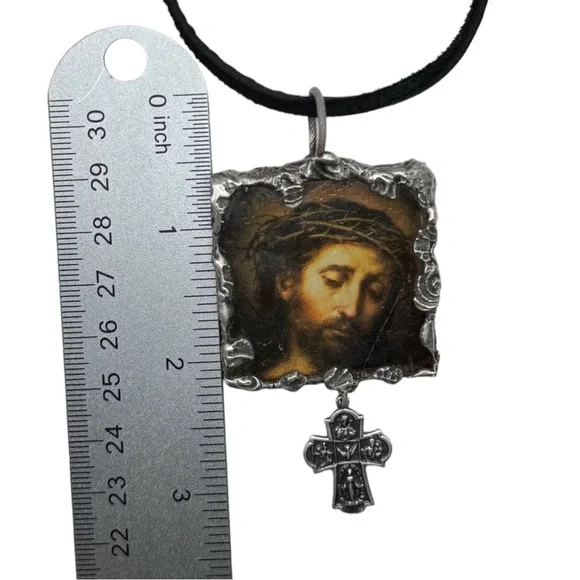 Reversible Suffering Christ Pendant w/ Silver Bezel & 925 Vntg Religious 4 Charm - Picture 9 of 16